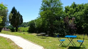 maisondupech carlux repas sur herbe